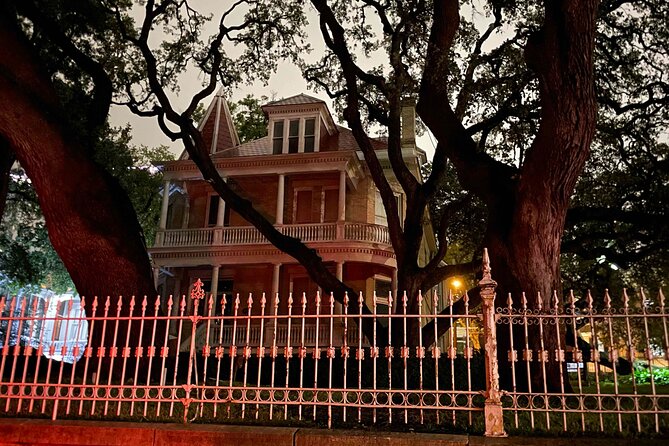 Austin's Famous Ghosts Smartphone Guided Audio App Walking Tour - Key points to know before you go