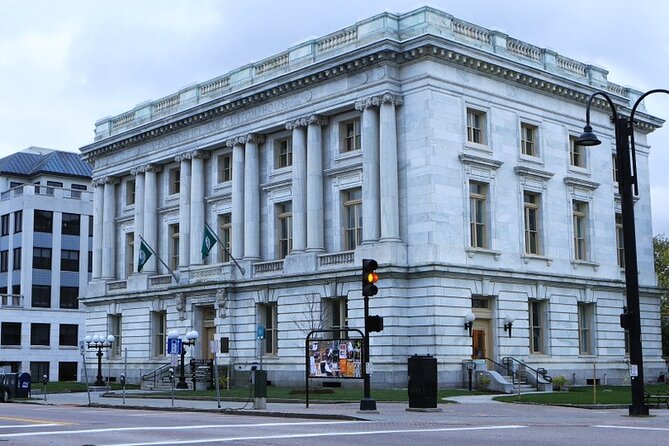 Awesome Scavenger Hunt: Burlington Beauty - City Hall, the Richardson Building, and Boves Restaurant