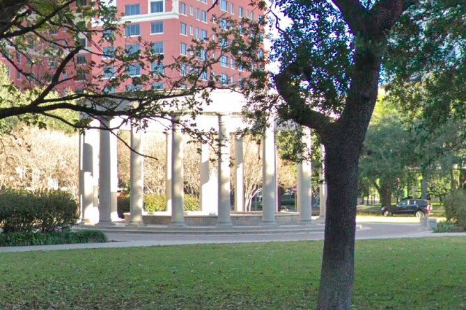 Awesome Scavenger Hunt: Houston's Museum District - Starting among the lawns of Hermann Park