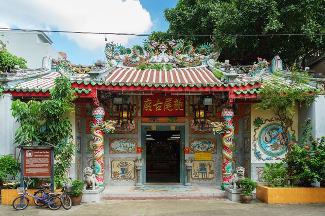 Bangkok Chinatown: Self-Guided Mystery Puzzle Quest - Leng Buai Ia Shrine and Chinese commercial traditions
