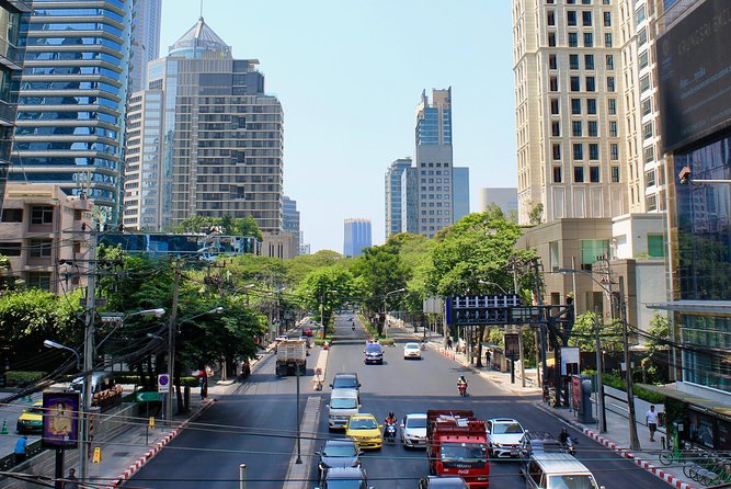 Bangkok's Wireless Road: A Self-Guided Audio Tour - Starting at BTS Phloen Chit and finding the story