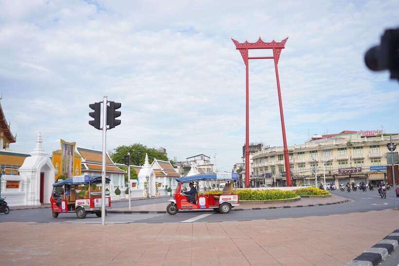 Bangkok: Tuk Tuk Day Pass App & Boat Chao Phraya River - Safety, comfort, and the tuk-tuk ride itself