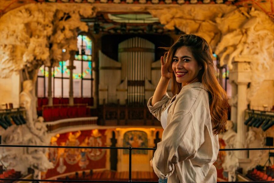 Barcelona: Palau de la Música Self-Guided Tour - The grand staircase and its close-up details