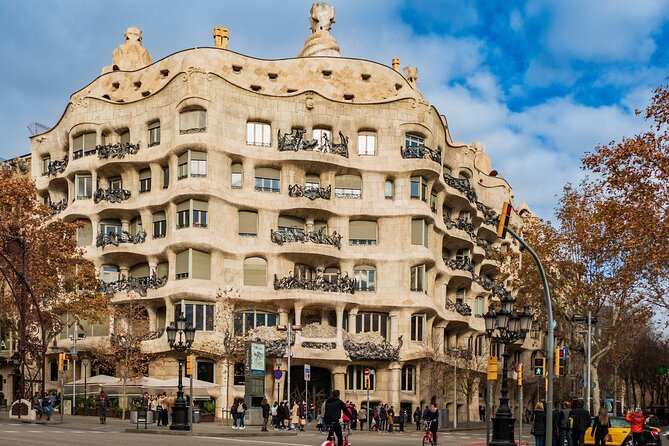 Barcelona: Reserved Entrance to Casa Mila (La Pedrera) with Audio - Allowing one to three hours at La Pedrera