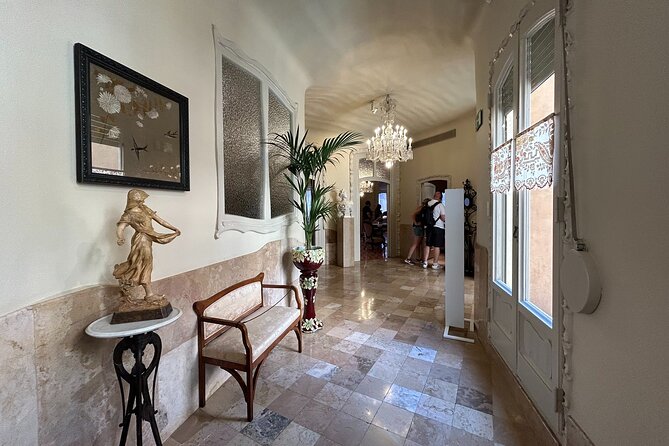 Barcelona: Reserved Entrance to Casa Mila (La Pedrera) with Audio - How Casa Mila fits into a Barcelona day