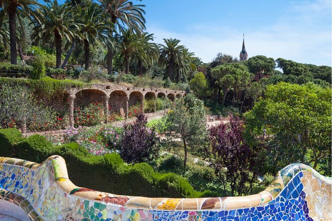 Barcelona: Reserved Group Entrance to Park Güell with Audio Guide - Why the two-hour visit works well