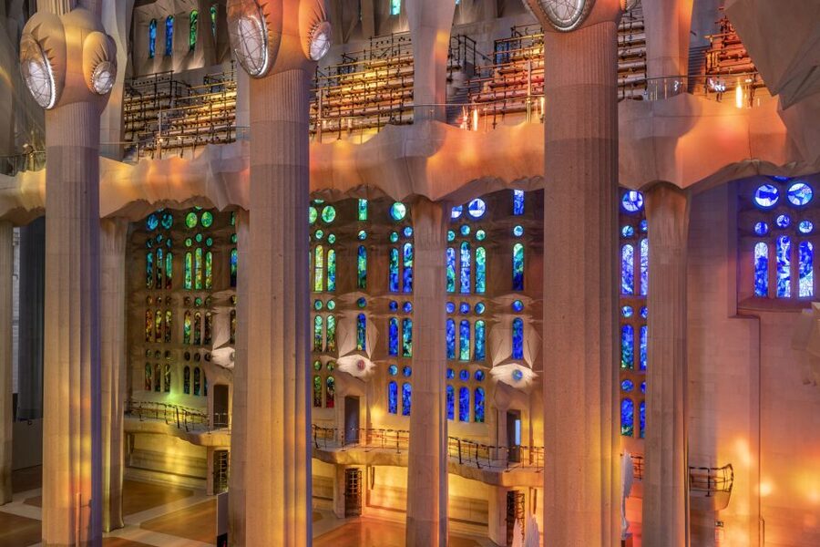 Barcelona: Sagrada Familia Entry Ticket with Audio Guide - Why the Sagrada Familia feels different from other churches