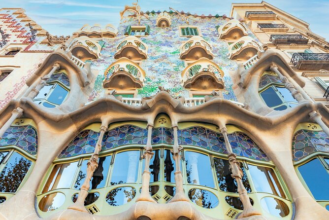 Barcelona Scavenger Hunt and Sights Self-Guided Tour - Casa Milà, or La Pedrera, brings another change of style