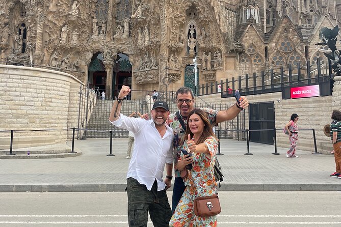 Barcelona Scavenger Hunt and Sights Self-Guided Tour - How the game works in real terms