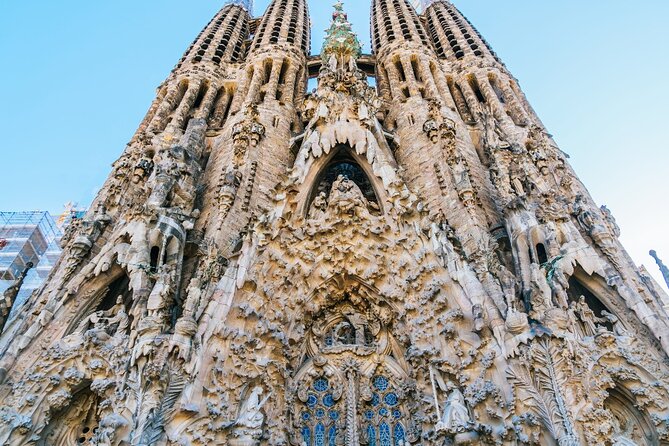 Barcelona Self-Guided Audio Tour - Passeig de Gràcia and four Gaudí landmarks