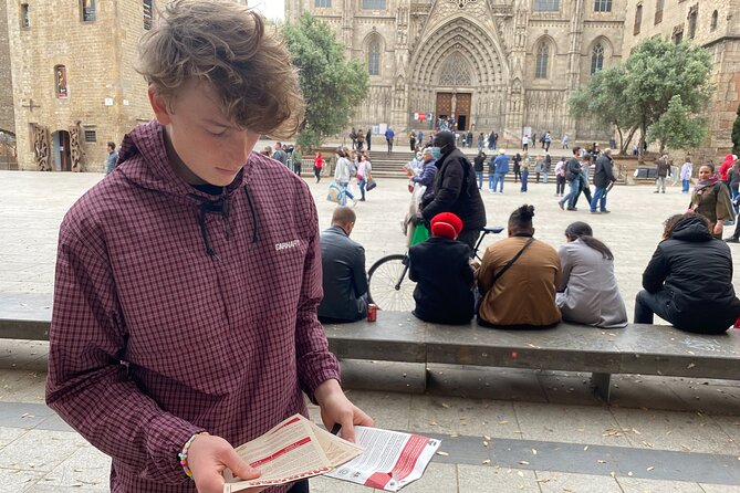 Barcelona Self-Guided Murder Mystery Tour by the Cathedral of Barcelona - Solving clues instead of following a guide