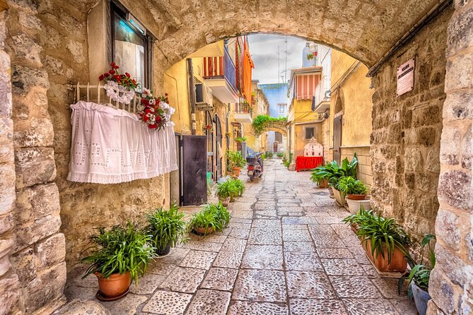 Bari Scavenger Hunt and Highlights Self Guided Audio Tour - Cathedral Remains and Piazza Mercantile