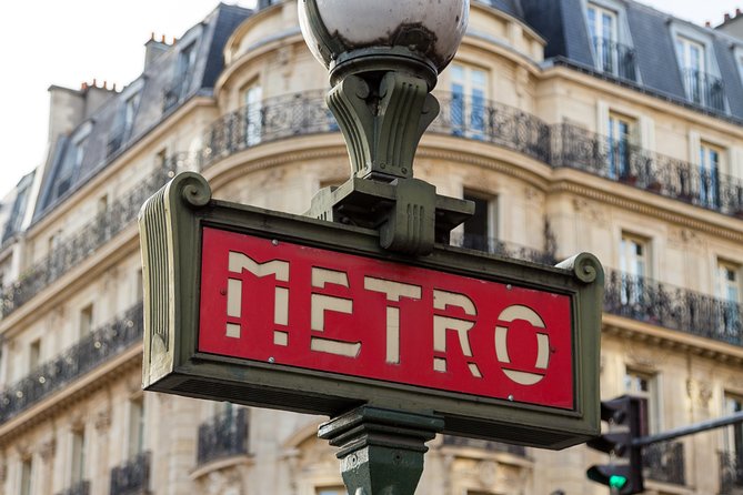 Bastille's Architecture & Artisans Self-Guided Walking Tour - A pause at Square Trousseau