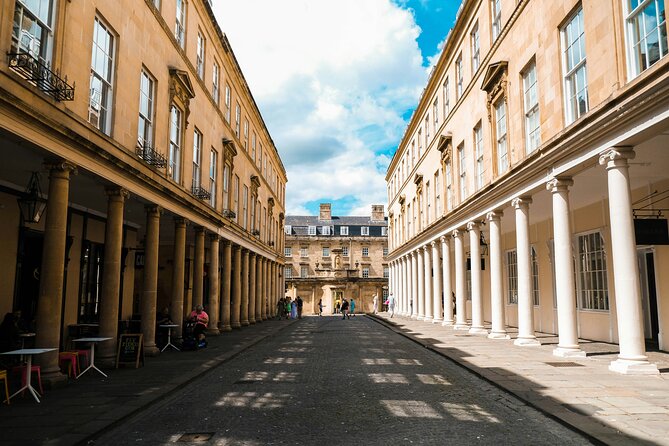 Bath Bridgerton walking tour of filming location with Mobile App - Bath’s squares, shops, and Regency streets