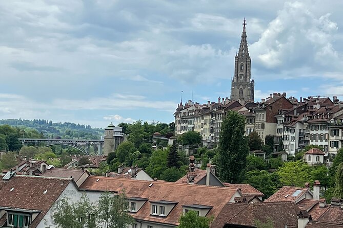 Beautiful Bern's Legends: A Self-Guided Audio Tour - Starting at Bahnhofplatz and meeting the Zytglogge