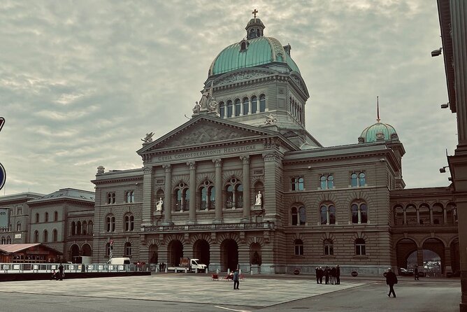 Beautiful Bern's Legends: A Self-Guided Audio Tour - Rathaus and the working city