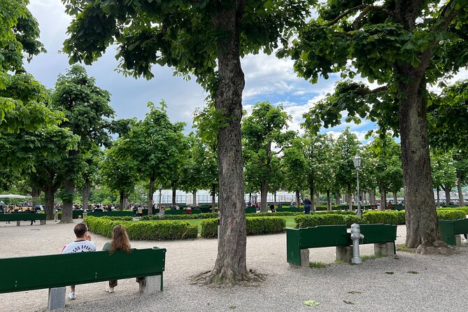 Beautiful Bern's Legends: A Self-Guided Audio Tour - Münsterplatz and the cathedral’s tall spire
