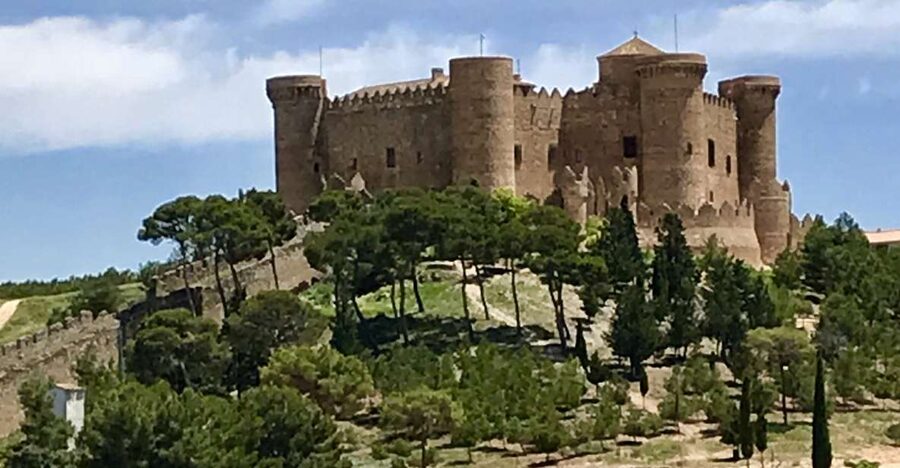 Belmonte Castle Entry Ticket with Audio Guide - Armour replicas, dungeons, and the castle’s harder edge