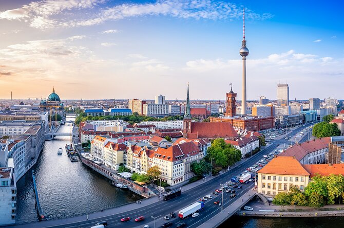 Berlin Highlights Self guided scavenger hunt and Walking Tour - Who will enjoy the puzzle format