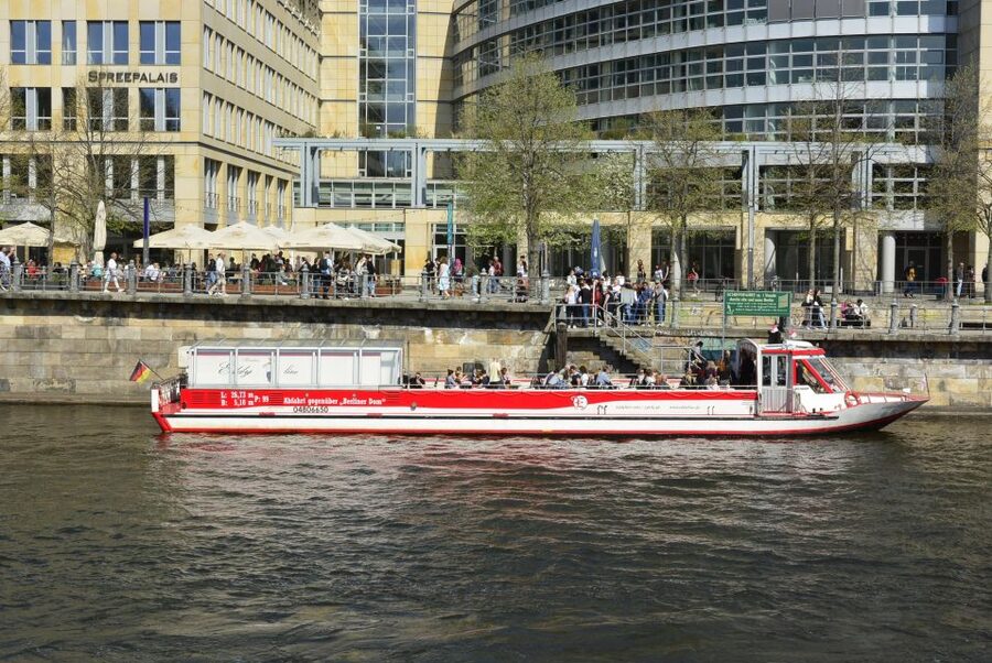 Berlin: Panoramic Boat Tour with Bilingual Audio Guide - The Reichstag and the Government District