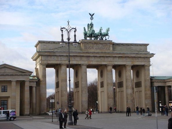 Berlin Scavenger Hunt and Highlights Self-Guided Tour - Starting at Alexanderplatz with only your phone
