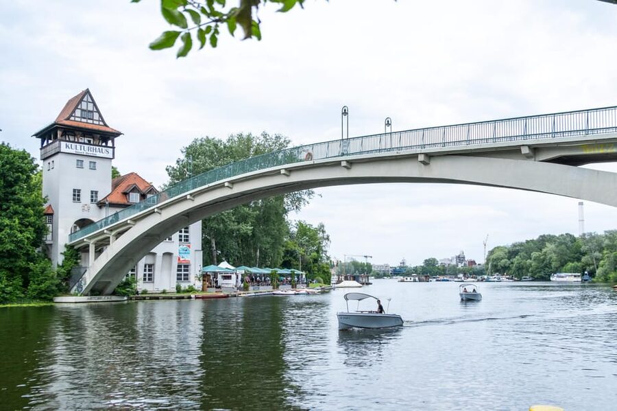 Berlin: Self-Drive Boat Tour - Taking the wheel on Berlin’s Spree