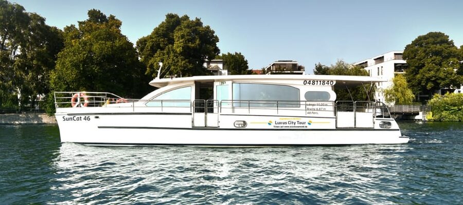 Berlin: Solar Powered Sunset Catamaran Cruise & Audio Guide - Accessibility and practical details
