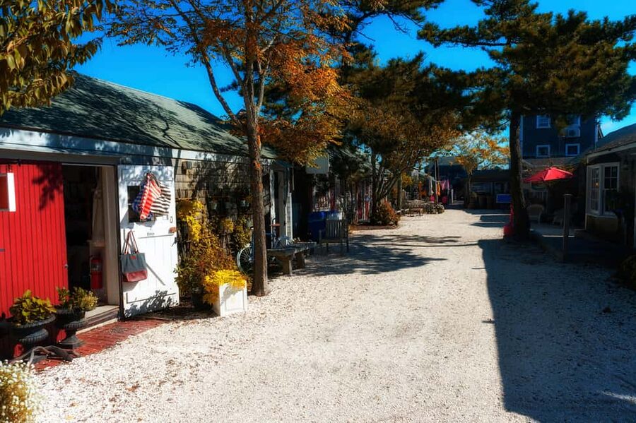 Beyond the Cobblestones Self Guided Audio Tour of Nantucket - Timing, walking comfort, and access