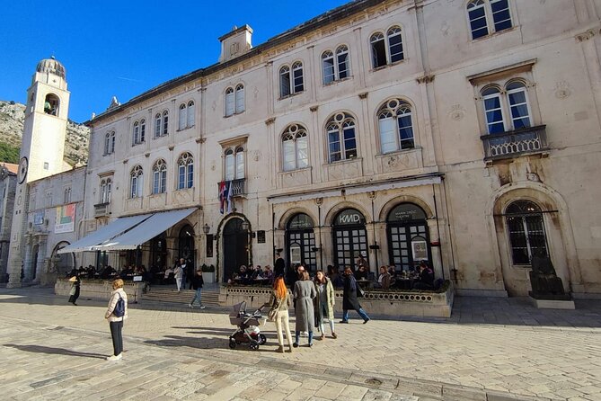 Beyond the Walls: A Historical Dubrovnik Audio Tour - The Franciscan Monastery and a quieter historic pause