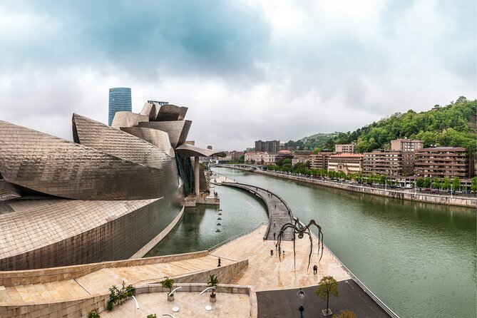 Bilbao Scavenger Hunt and Highlights Self Guided Audio Tour - Stop 4: Bilbao City Hall
