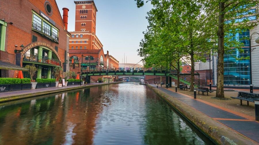 Birmingham: City Walking Tour and Exploration Game - Practical tips for a smoother three hours