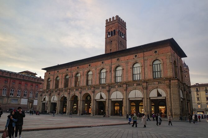 Bologna: City Walk with Audio Guide in 7 Languages on your Phone - San Petronio and the unfinished facade