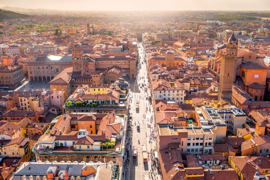 Bologna: Clock Tower Audio Guide and Food Tasting - Following the audio guide into the tower