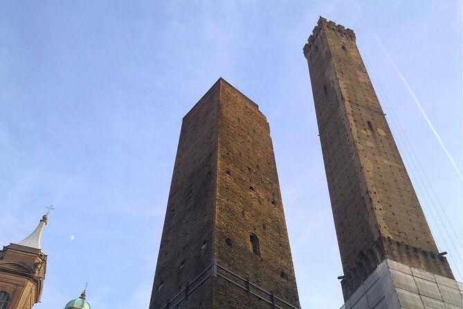Bologna Scavenger Hunt and Highlights Self Guided Audio Tour - Key points at a glance