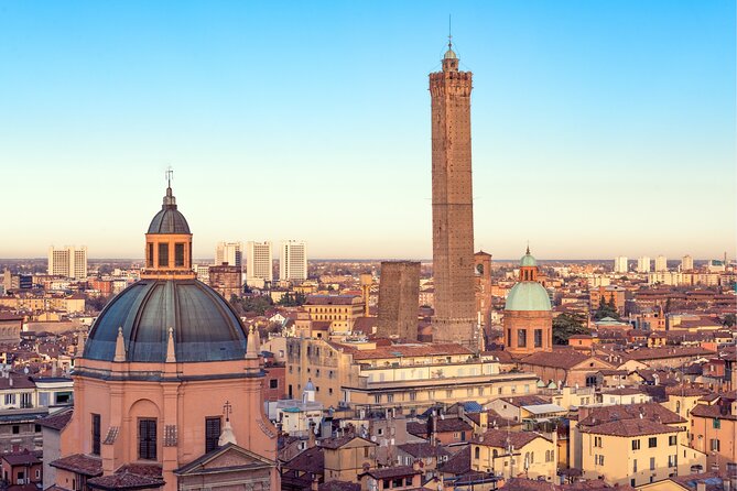 Bologna Scavenger Hunt and Highlights Self Guided Audio Tour - Seven stops with different moods