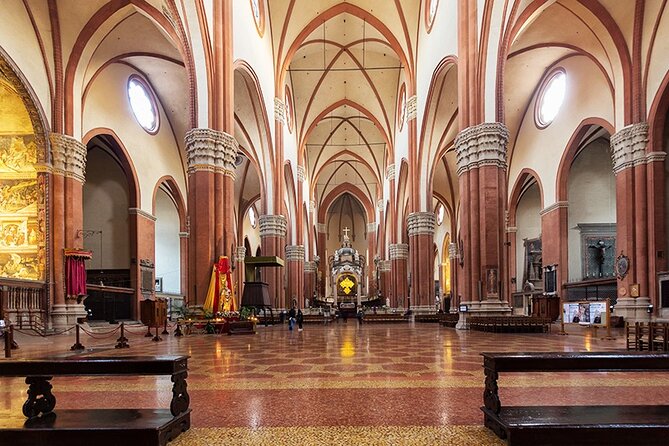 Bologna Walking Tour with Audio and Written Guide - Mercato di Mezzo and Bologna’s food culture