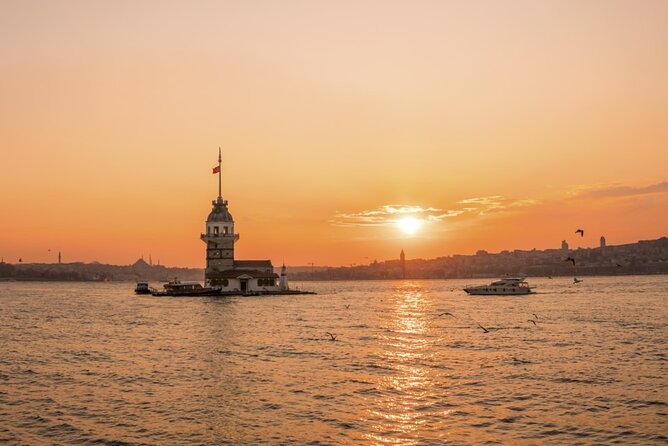 Bosphorus Sightseeing Cruise Tour with Audio Guide - Dolmabahçe, Beşiktaş, and Çırağan Palace