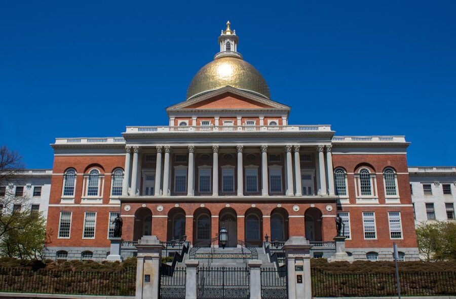 Boston: City History and Highlights Audio App Walking Tour - Granary Burying Ground and the Founding generation