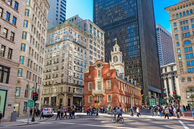 Boston Record Breakers: Self-Guided Scavenger Hunt - Churches, gardens, and a strange medical monument