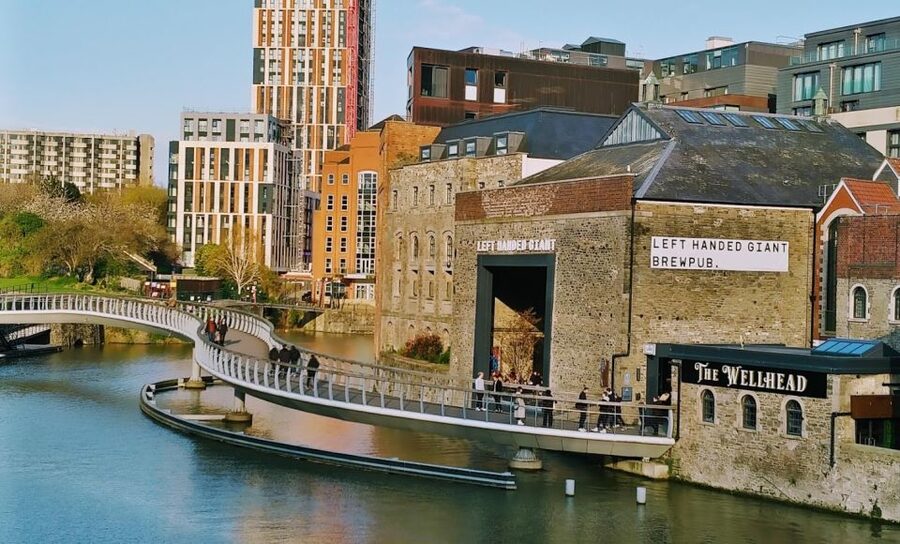 Bristol: Self-Guided Sightseeing Audio Tour - Bristol’s oldest pub and Banksy stops