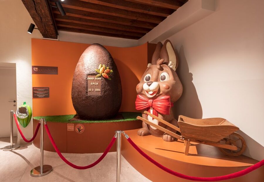 Bruges: Choco-Story Museum with Audio Guide and Tastings - From cacao bean to Belgian praline