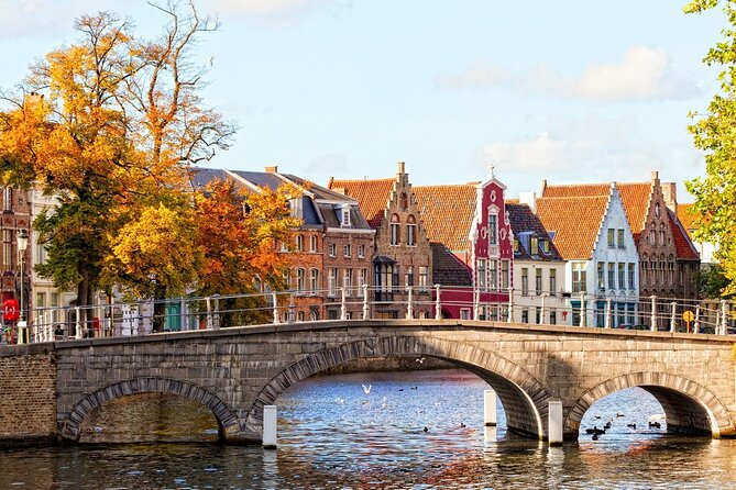 Bruges: City Walk with Audio Guide in 7 Languages on your Phone - Bruges on foot, with your phone doing the guiding