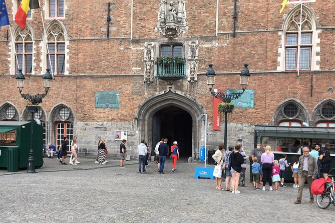 Bruges’ Legends and Hidden Treasures: A Self-Guided Audio Tour - Starting in Markt Square with the VoiceMap app