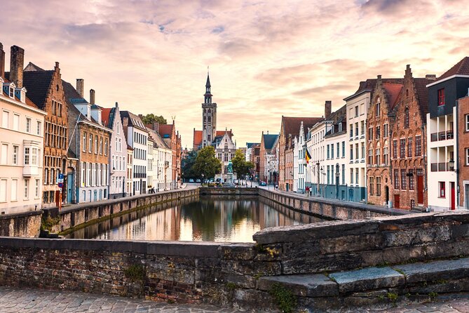 Bruges Scavenger Hunt and Highlights Self Guided Audio Tour - A Bruges walk with a little game built in