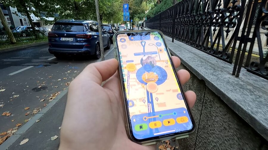 Bucharest 1989 Revolution Walking Tour with Smartphone App - Learning about sacrifice and the move toward democracy