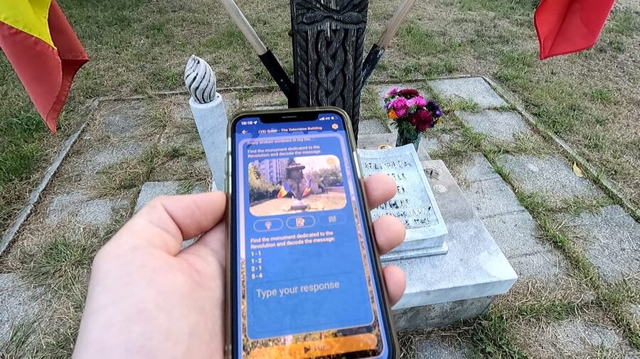 Bucharest 1989 Revolution Walking Tour with Smartphone App - Why the scavenger hunt format works