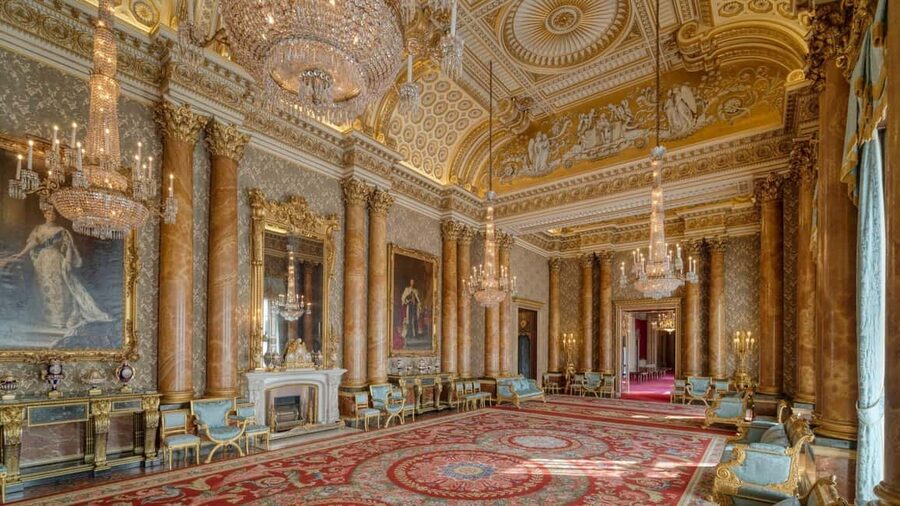Buckingham Palace State Rooms Entry & Royal London Audio App - The palace audio guide and language choices