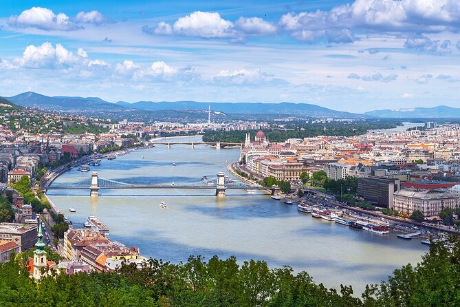 Budapest Danube 1 Hour Sunset or Night Cruise with Audio Guide - Why Budapest’s skyline works so well from the river