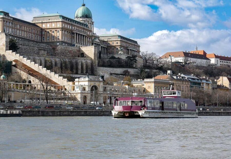 Budapest: Danube River Sightseeing Cruise with Audio Guide - Key points to know before you book
