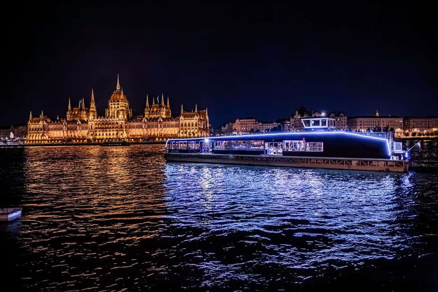 Budapest: Danube River Sightseeing Cruise with Audio Guide - Boarding at Batthyány Square and Dock 1/B